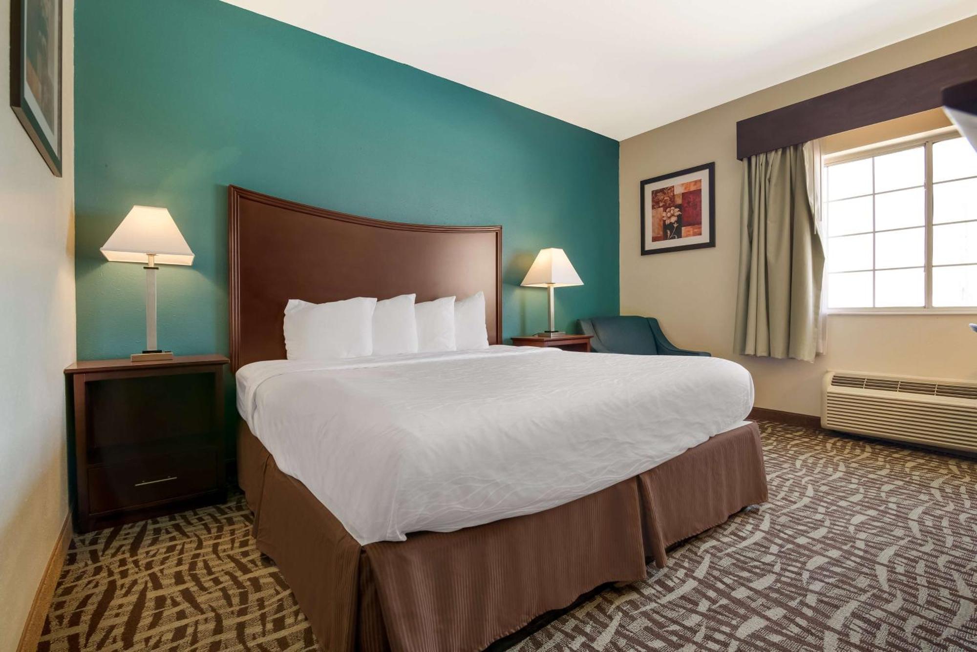 Surestay Plus Hotel By Best Western Топика Экстерьер фото