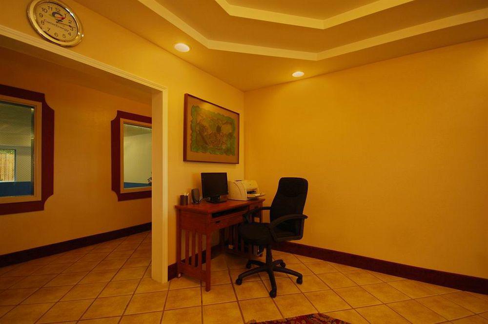 Surestay Plus Hotel By Best Western Топика Удобства фото